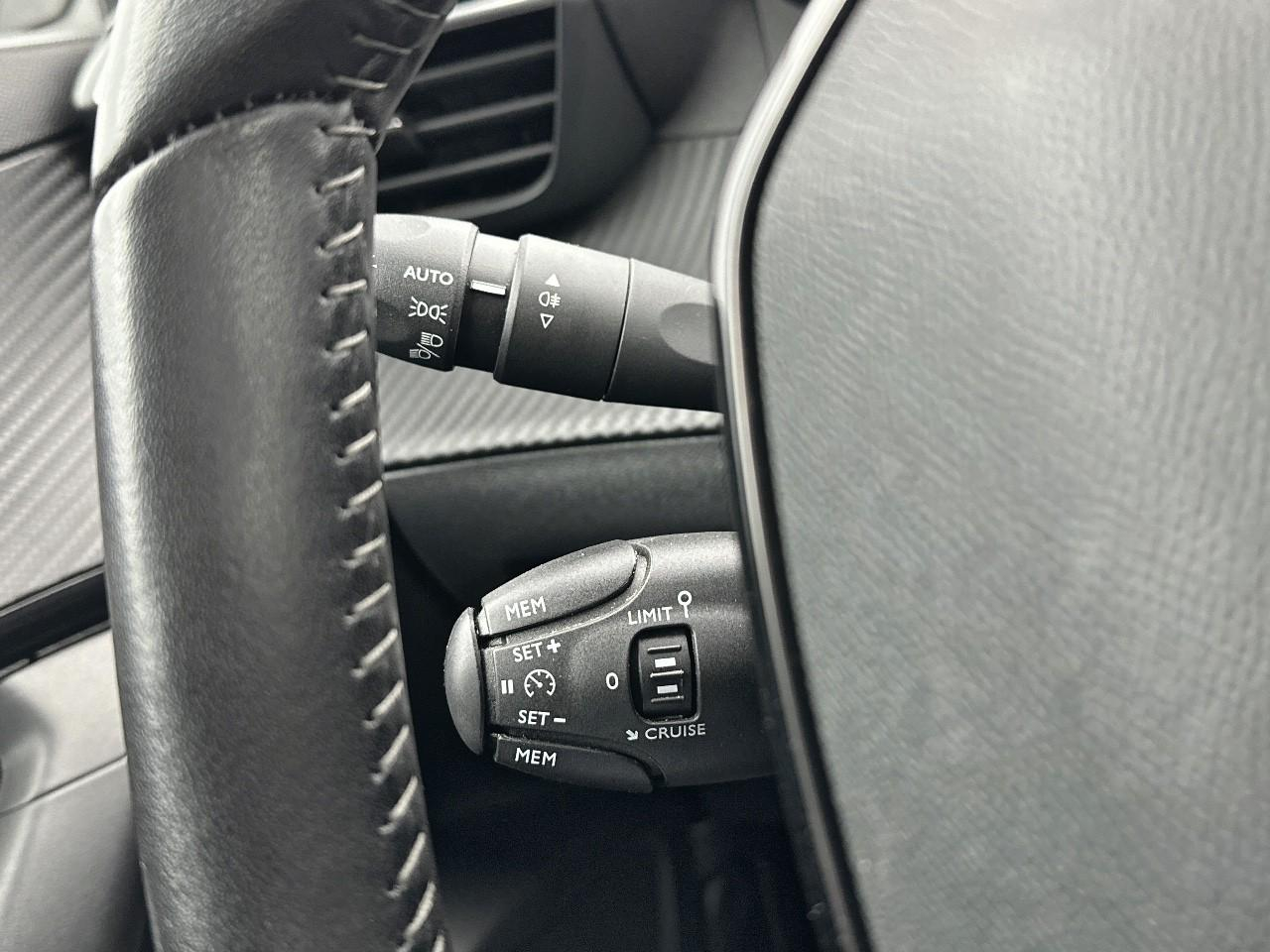 Peugeot 2008 puretech 100 s&s bvm6 allure — photo 19