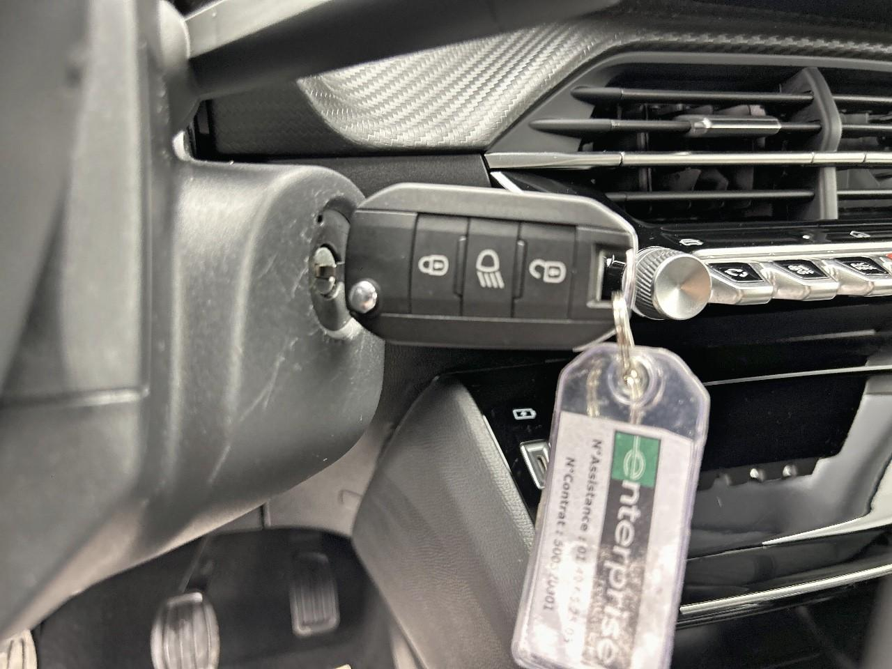 Peugeot 208 100 s&s bvm6 allure — photo 19