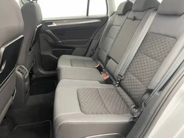 Volkswagen Golf Sportsvan 1.0 tsi 110 bmt bvm6 — photo 109