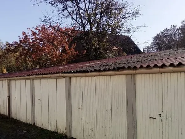 Garage à louer dans enclos fermé