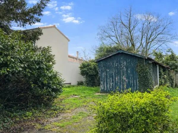 Terrain 560 m²