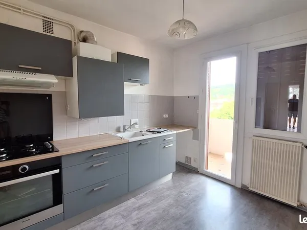 Appartement T3 résidence sécurisée calme garage proche commodités