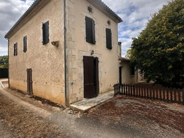 MAISON DE VILLAGE A RENOVER