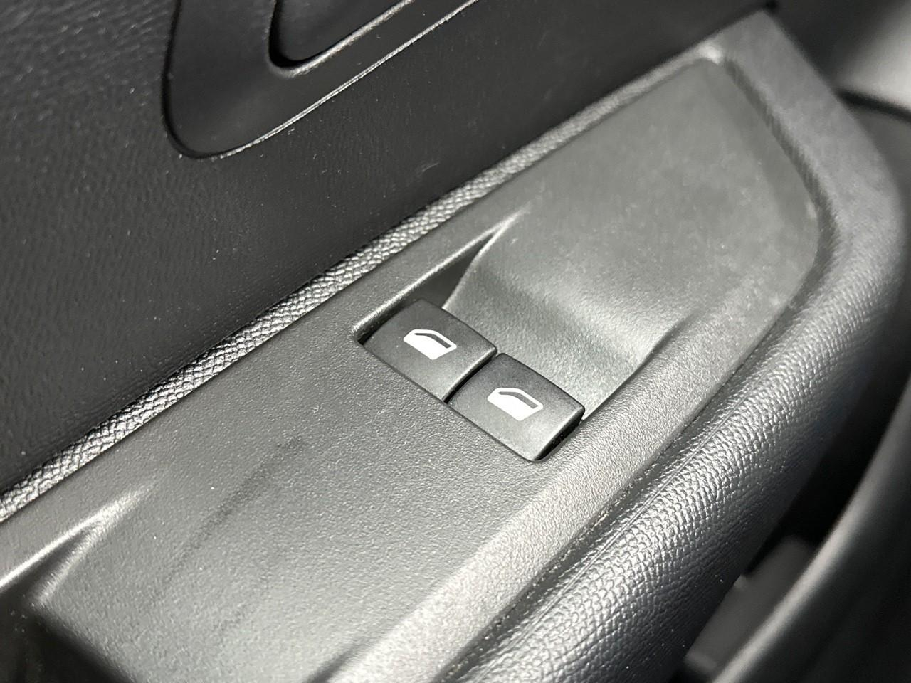 Peugeot 208 puretech 75 s&s bvm5 like — photo 15
