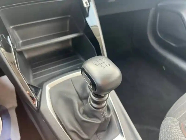 Peugeot 208 puretech 100 s&amp;s bvm6 — photo 20