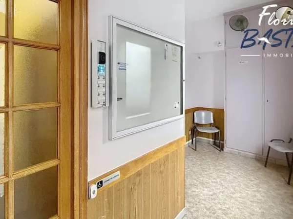 Local 14 pièces 250 m²