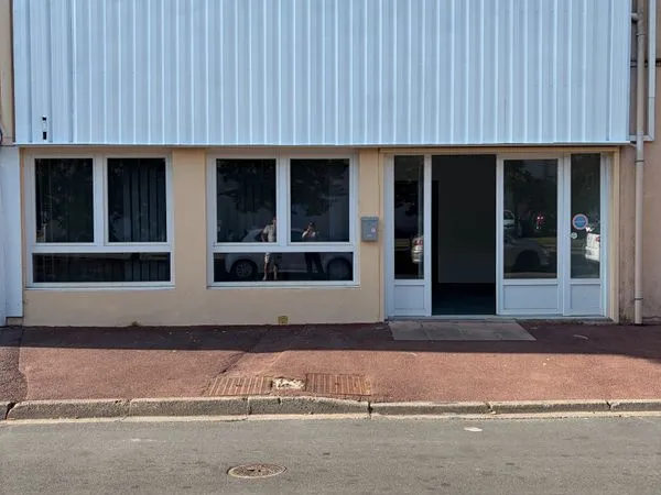 LOCAL COMMERCIAL DE 56 m² - PÉRIGUEUX, QUARTIER DU TOULON