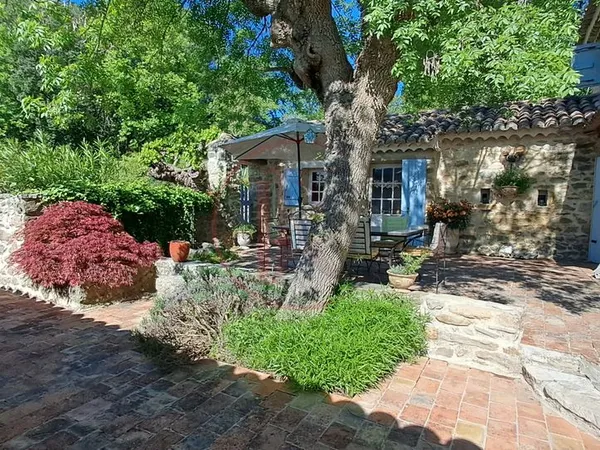 Mas 6 pièces 170 m²