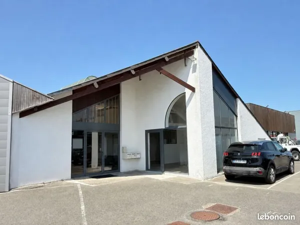 Local bureaux 95 m²