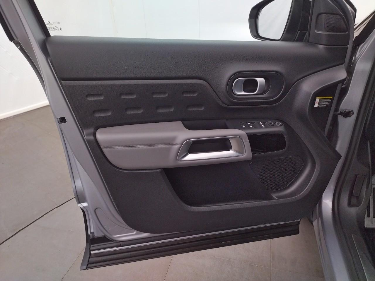 Citroën C5 Aircross hybride rechargeable 225 s&s e-eat8 shine — photo 23