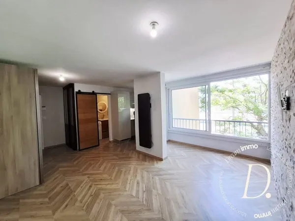 Studio 1 pièce 28 m²