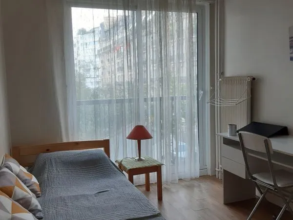 Studette meublée PARIS 16