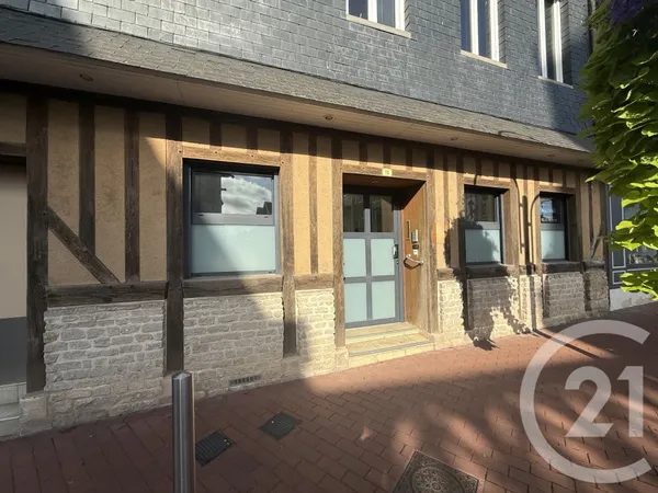 Local 1 pièce 85 m²