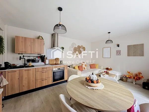 Vichy centre : T3 65m² rénové avec cour privative