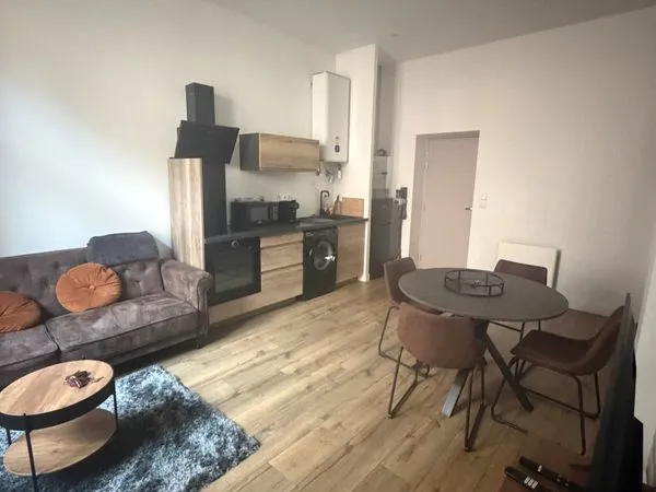 Appartement type deux meublé rue des Arènes