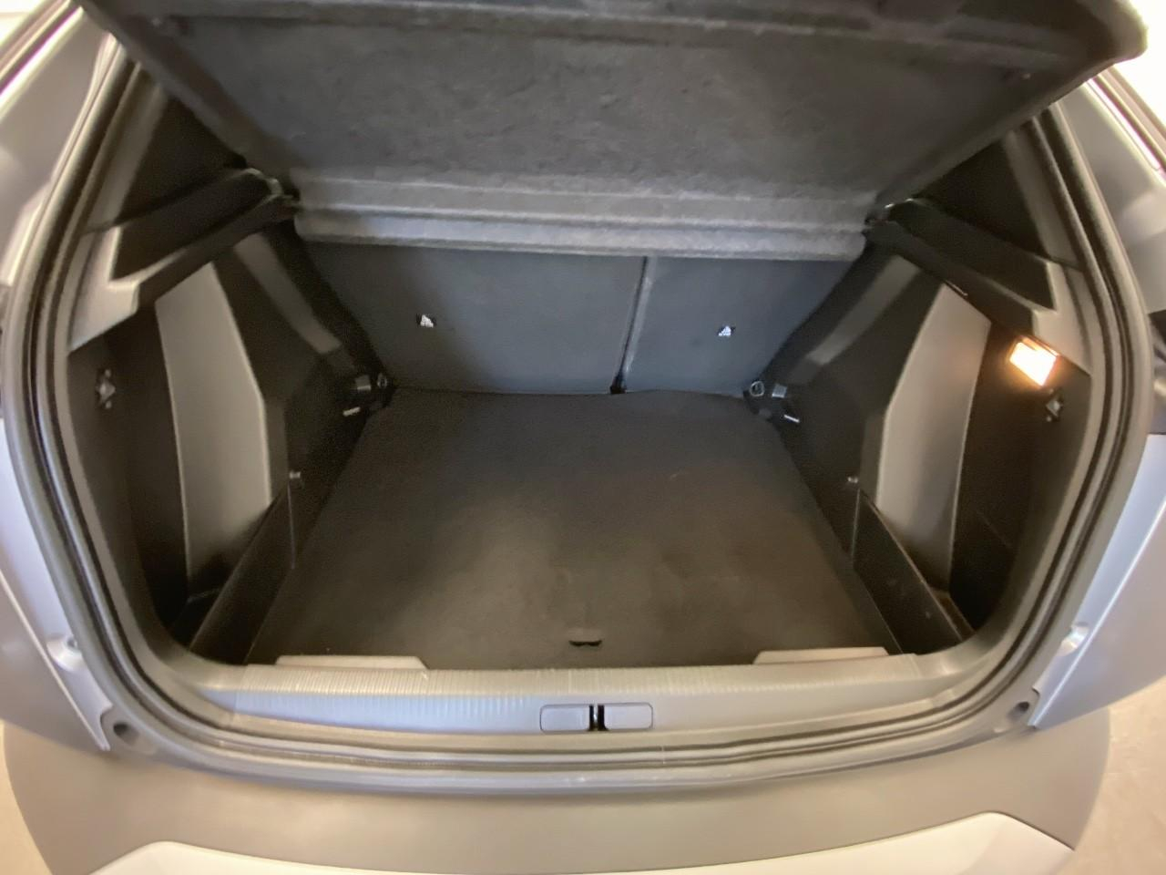 Peugeot 2008 hybrid 136 e-dcs6 style — photo 6