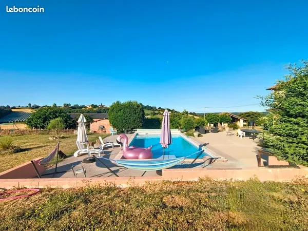 Direct particulier Corps de ferme, piscine et dépendances