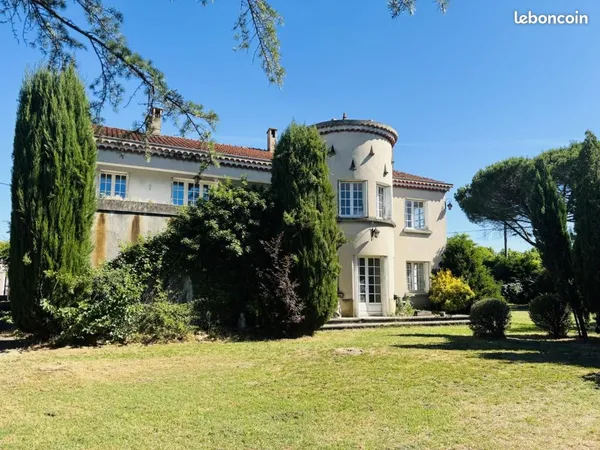 Maison 9 pièces 195 m²