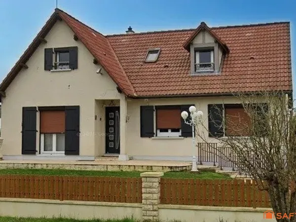 SAINT-DOULCHARD -Quartier recherché Maison familiale avec 5 chambres