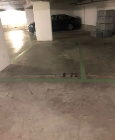 Garage videosurveillance au -1 dans résidence securisee
