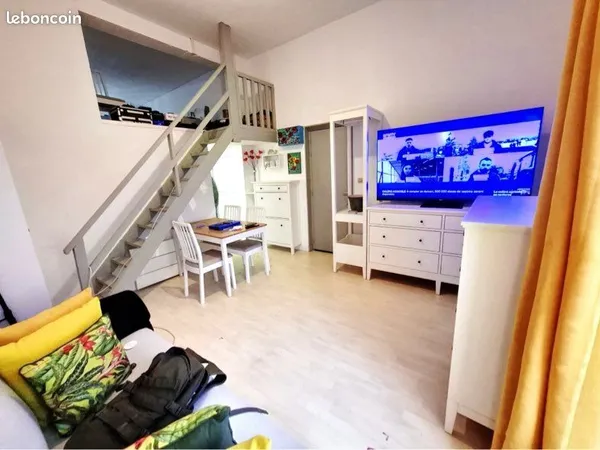 Studio rez de chaussée surélevé Tours Velpeau
