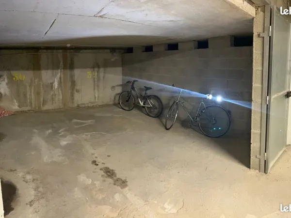 Garage 24 m² a vendre