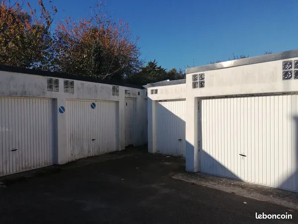 Stationnement Vente Lorient   200€
