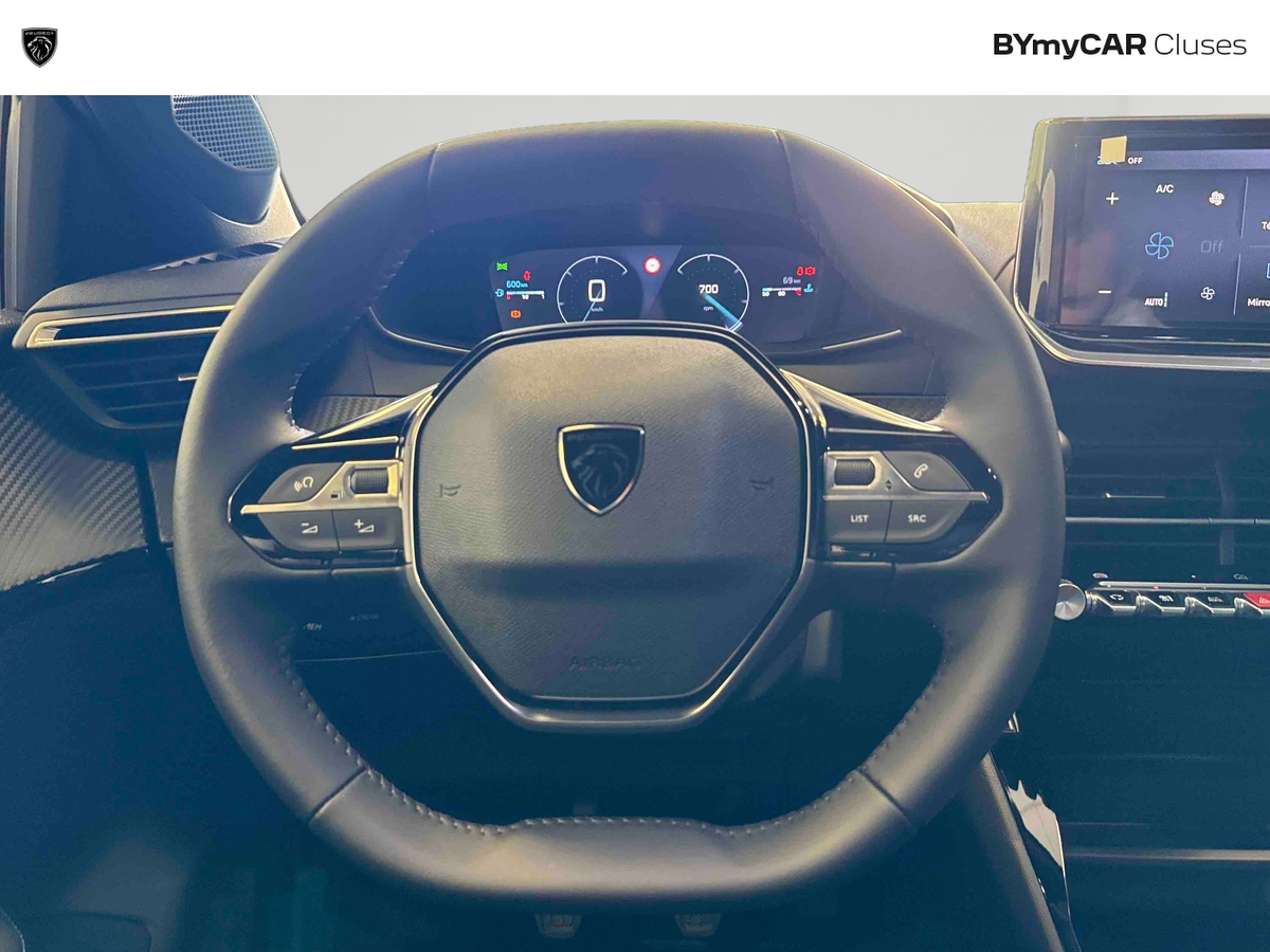 Peugeot 208 Turbo 100 ch BVM6 — photo 10