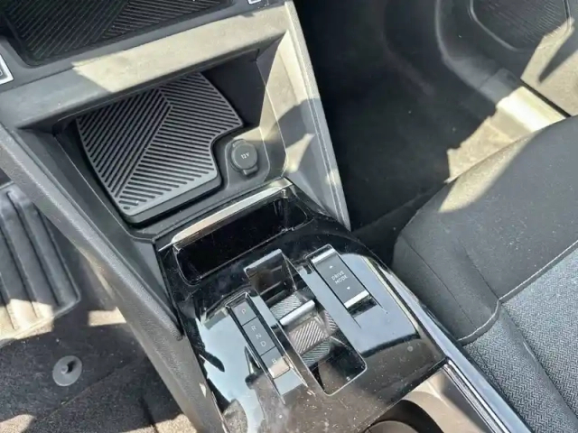 Citroën C4 e- 136 ch automatique — photo 14