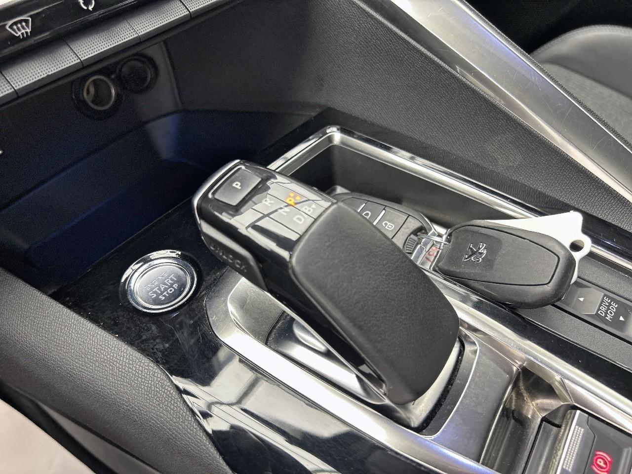 Peugeot 3008 hybrid 225 e-eat8 allure pack — photo 17