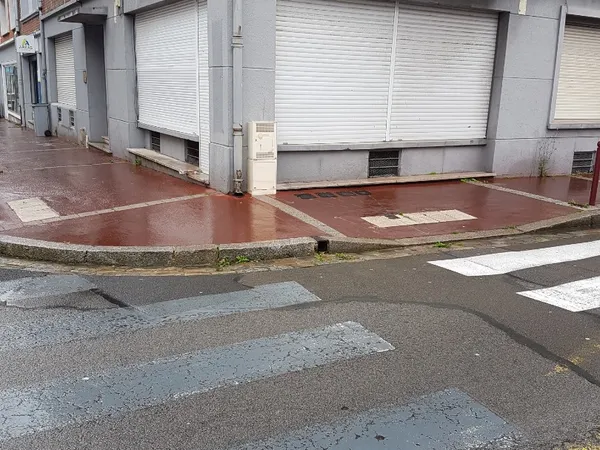 Local professionnel 1 pièce 42 m²