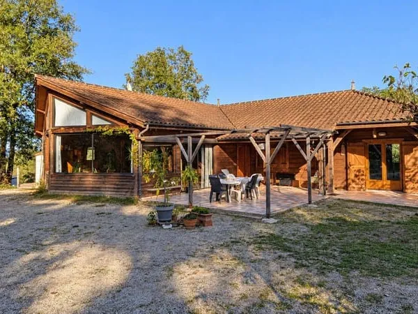 Villa 7 pièces 233 m²