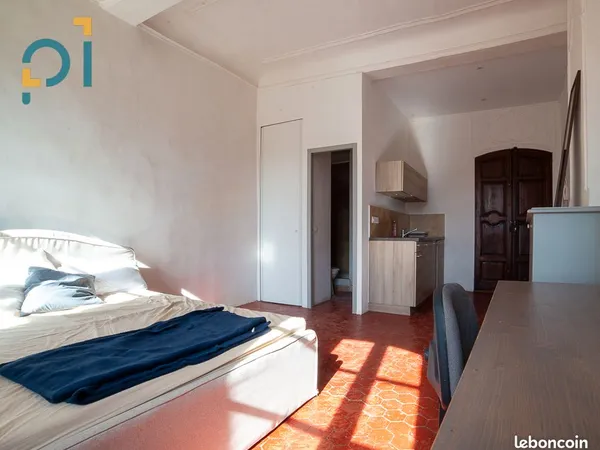 Studio 1 pièce 25 m²