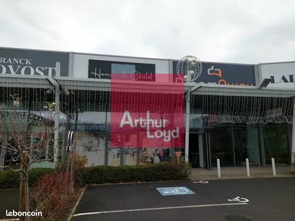 Local commercial 149 m² AUBIERE