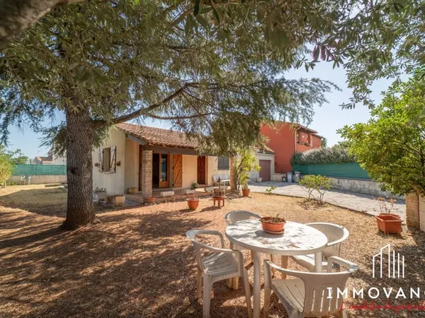 Rare-Villa de plain-pied sur un terrain clos et arboré