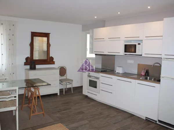 Appartement meublé, village de Giens