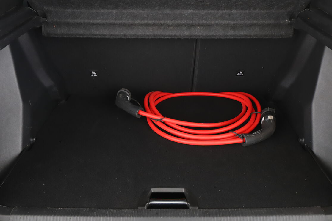 Peugeot 2008 Electrique GT 54 kWh — photo 16