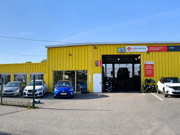 LA FORET SUR SEVRE (79) - GARAGE AUTOMOBILE MULTIMARQUE - ENTREPRISE DE NOTORIETE ET EXCELLENTS BILA