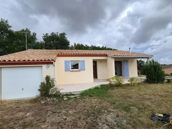 Maison 96 m2 - 3 chambres - Terrasse - garage - 1938 m2 de terrain