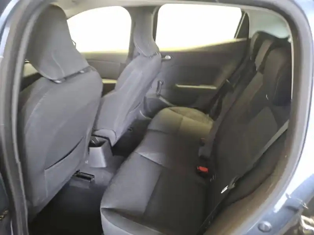 Renault Clio blue dci 85 — photo 17