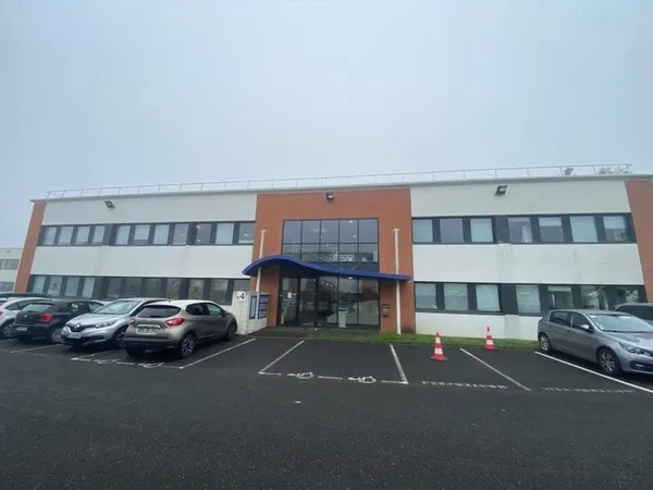 Bureaux 816 m²