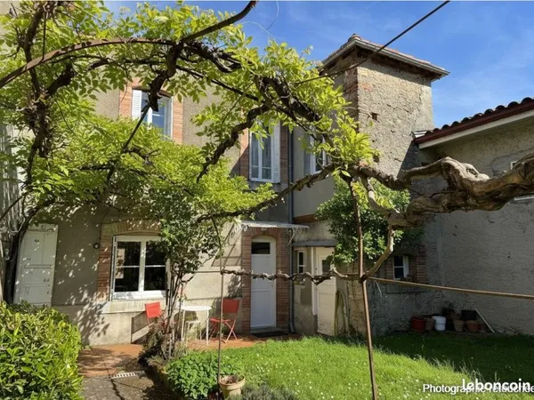 Maison de village 6 pièces 247 m²