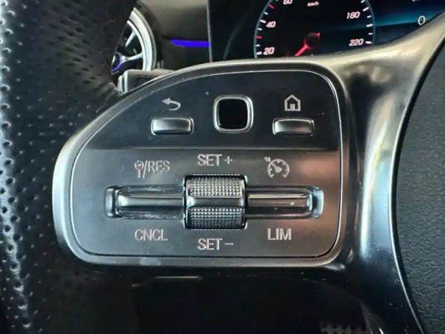 Mercedes Classe A 200 amg line — photo 44