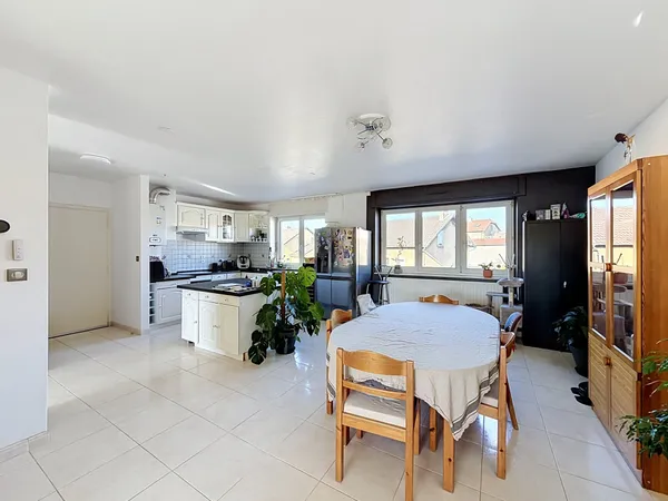 Appartement 83,33 m2 - F4 - 2 chambres - garage - cave - 10