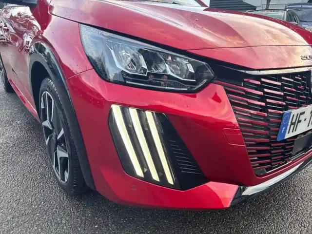 Peugeot 208 hybrid 110 e-dcs6 — photo 11