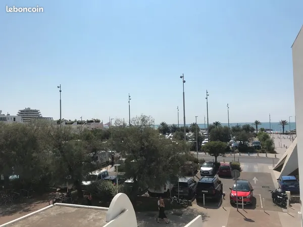 Idéalement situé, vue mer à deux pas de la plage et des commerces
