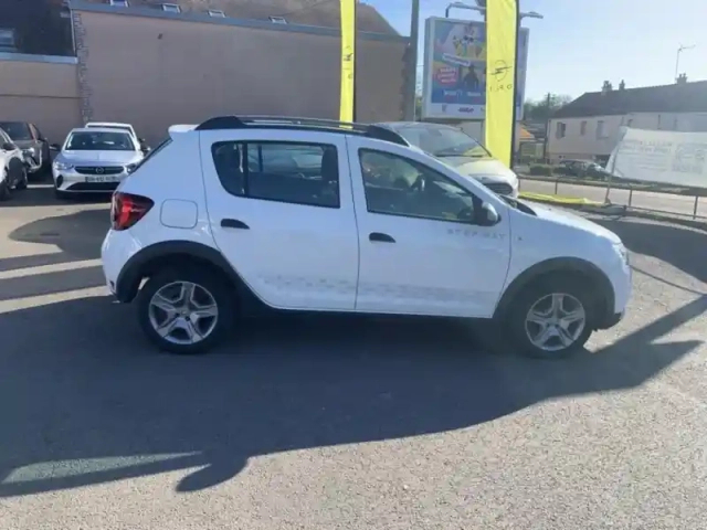 Dacia Sandero 1.0 eco-g 100ch evasion — photo 5