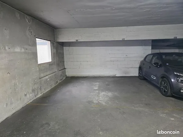 Parking/box 1 pièce PARIS