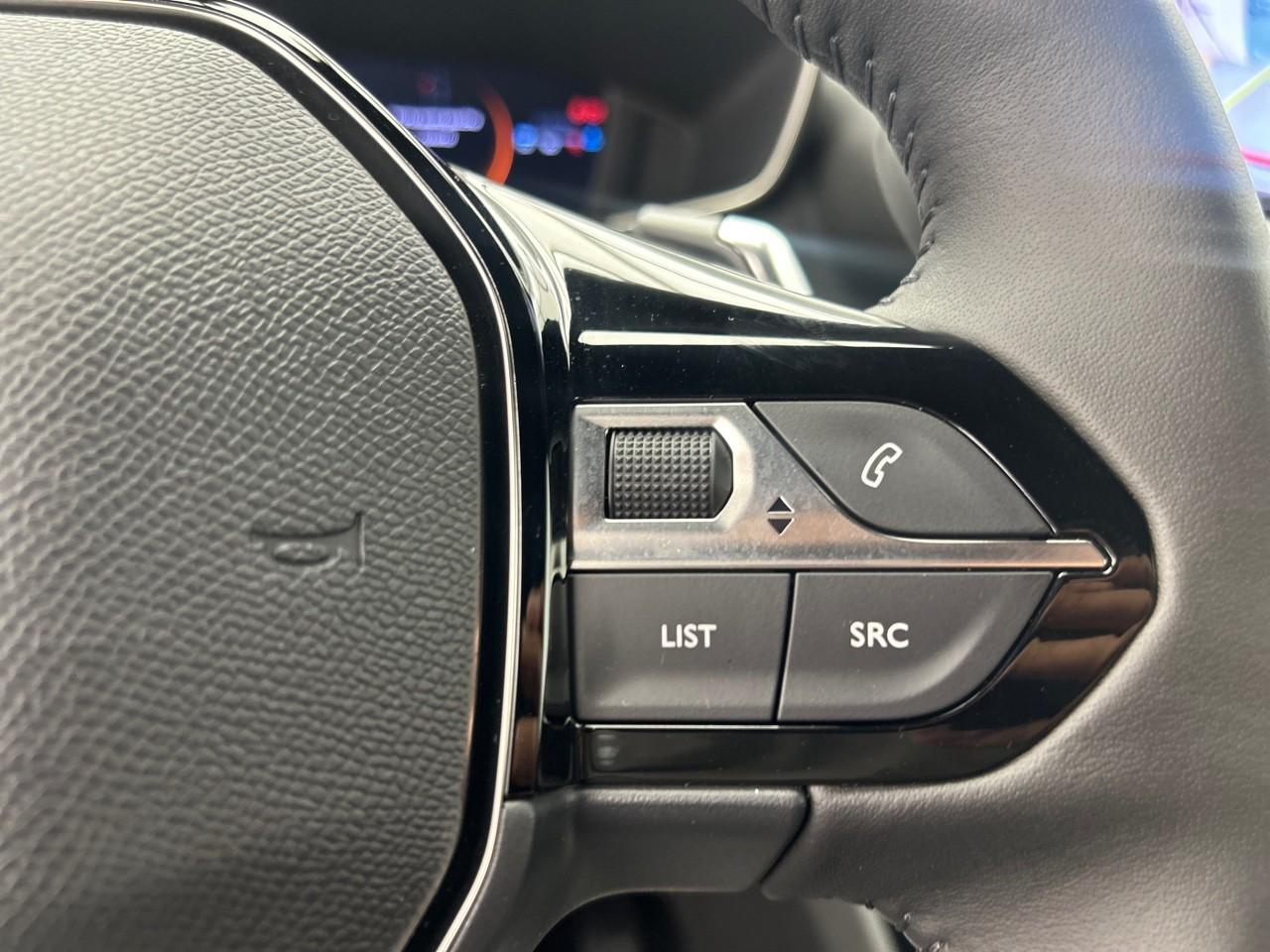 Peugeot 2008 130 s&s eat8 allure — photo 24