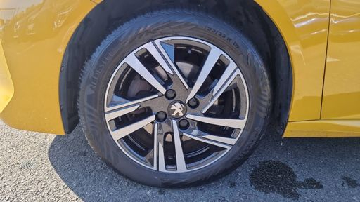 Peugeot 208 1.2 PureTech 130 EAT8 - Allure Pack – 2022 – 43767 km – Essence – Boîte Automatique — photo 10
